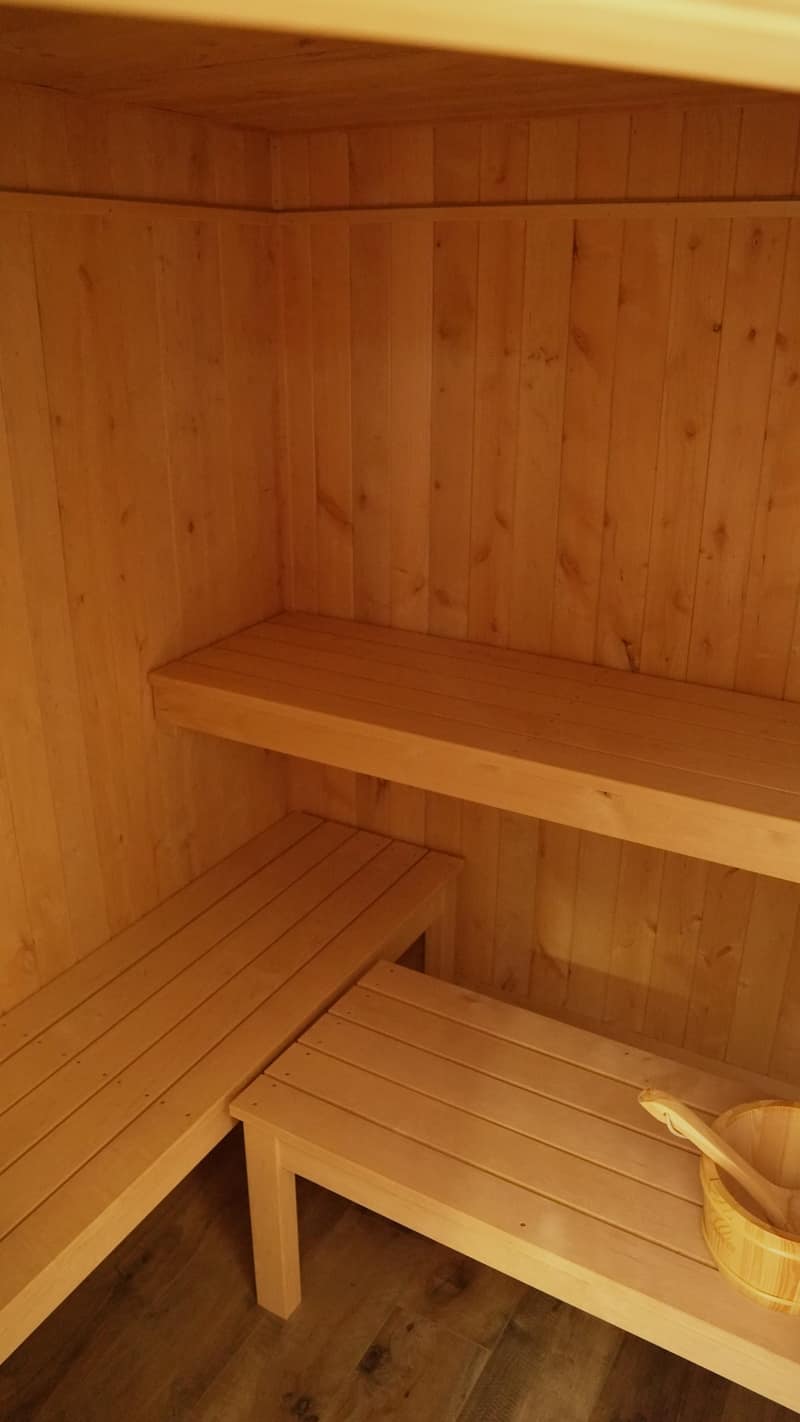 Dřevěný interiér sauny